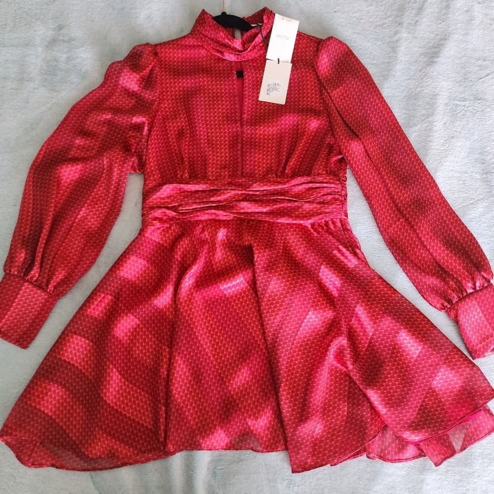 Alexis Hadiza Red Geo XL